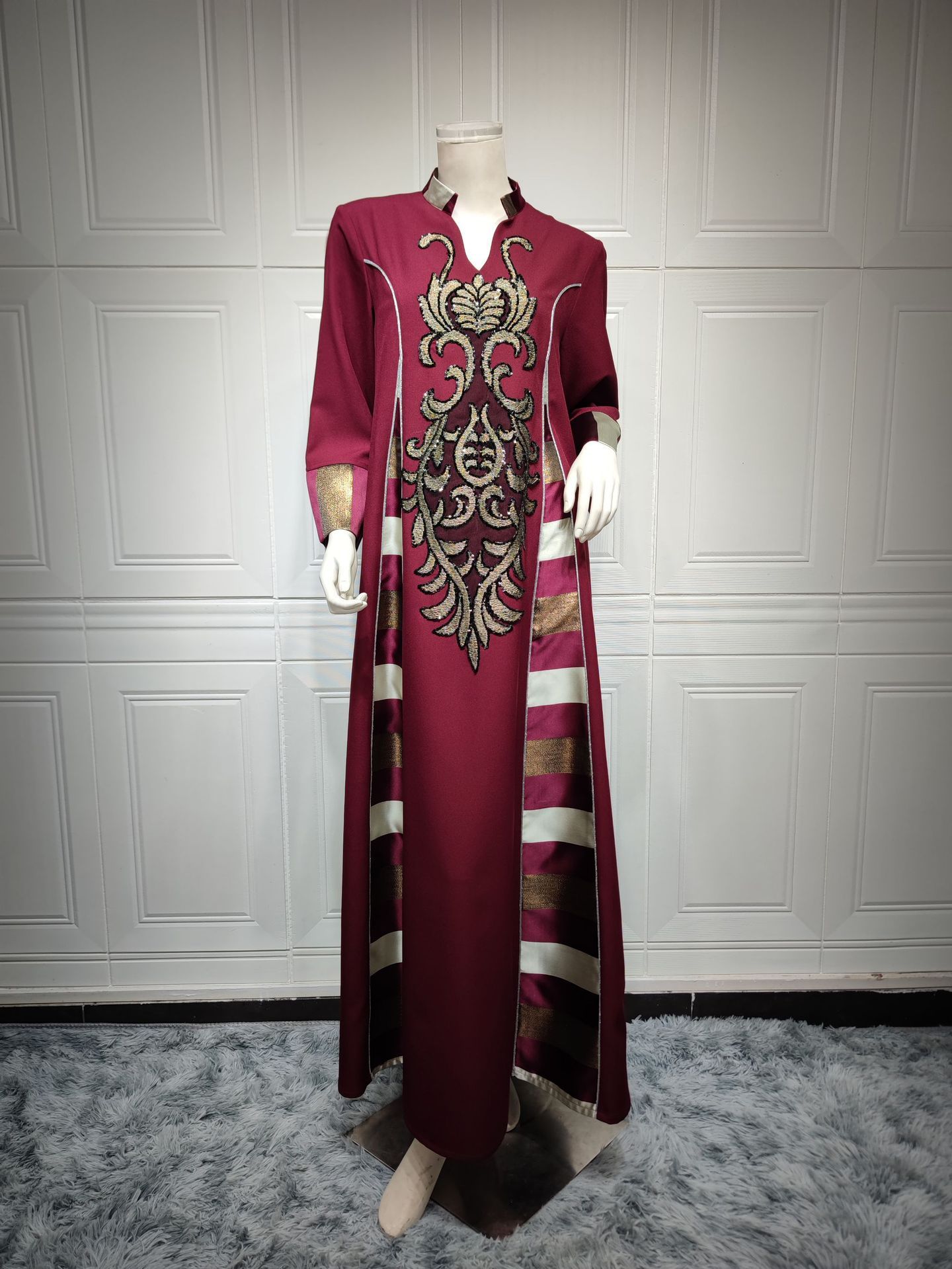 Robe Longue Élégante à Broderie - Raffinement