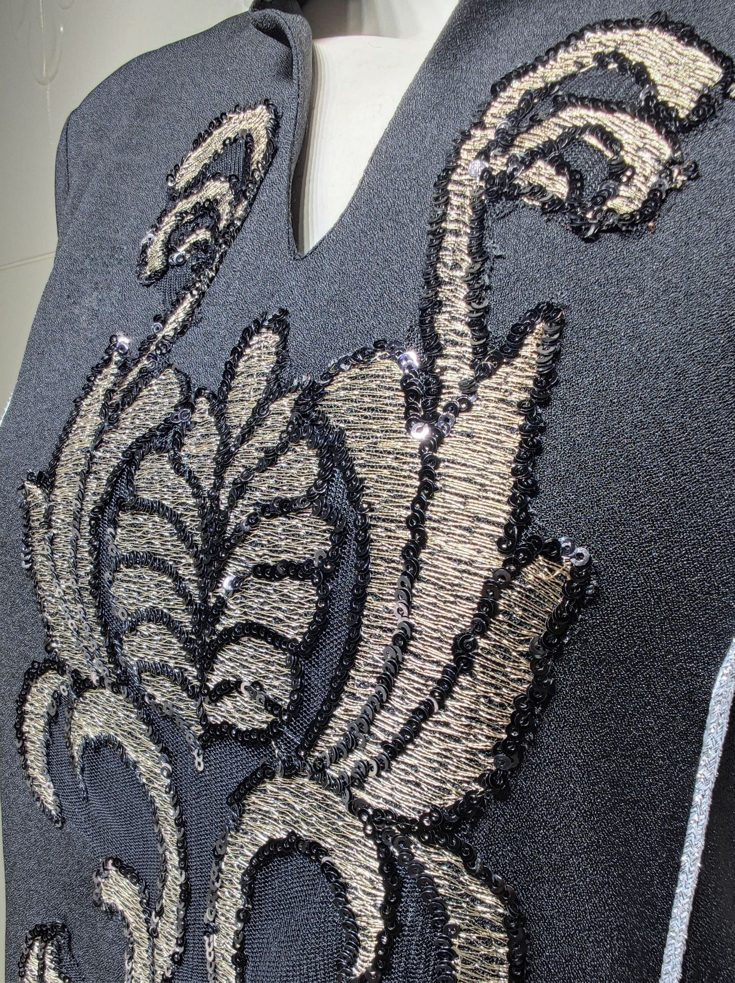 Robe Longue Élégante à Broderie - Raffinement